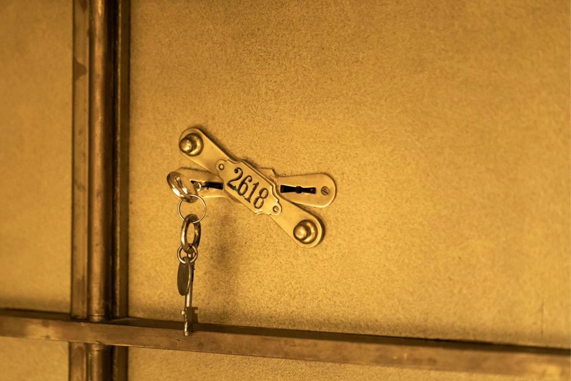 The Marmorosch Bucharest, Autograph Collection Hotel Ngoại thất bức ảnh A safe with a key